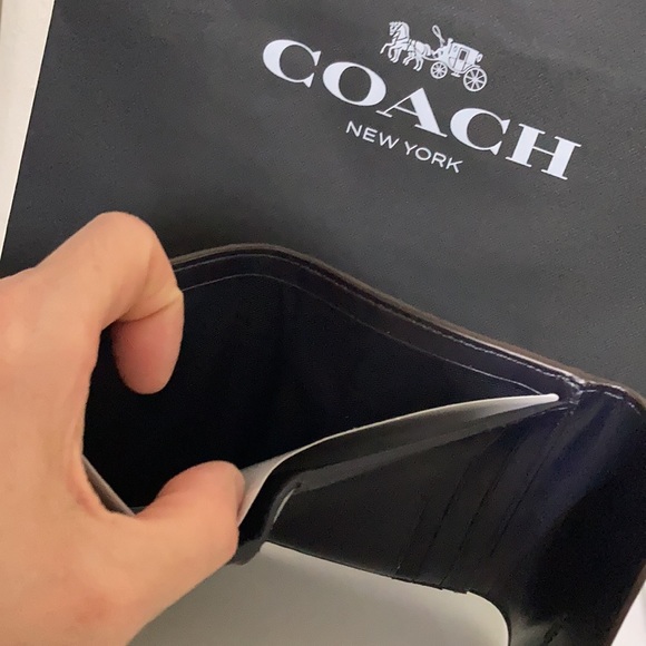 Coach Color. Block signature wallet B4 /Tab/Inj/Light Peach leather - Picture 9 of 11